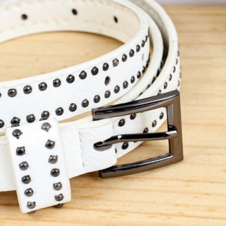 Cinto Feminino Fino Com Tachas Cor Chumbo