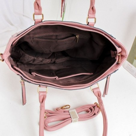 Bolsa Grande Feminina De Ombro Com Detalhes Em Matelassê