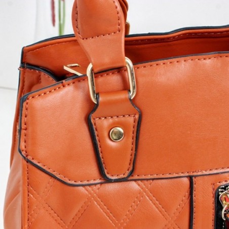 Bolsa Média Feminina Em Matelassê Com Alça De Ombro
