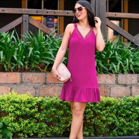 Vestido Feminino Liso Regata Curto Decote Com Detalhes Dourados