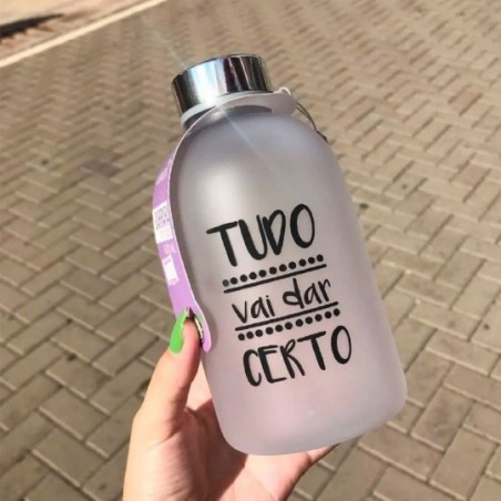 Garrafa Squeese De Plástico 600 ML Emborrachada Com Frases