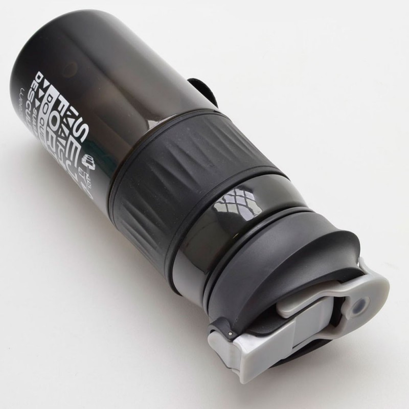 Garrafa Squeeze Esportiva Com 2 Bicos E Botão De Trava 650 ML