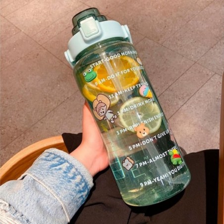Garrafa Grande Com Adesivos 2 L Com Marcação e Canudo