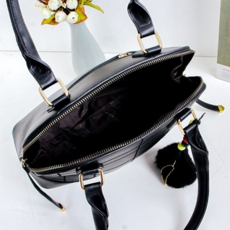 Bolsa Feminina De Ombro Estilosa Com Detalhes Dourados