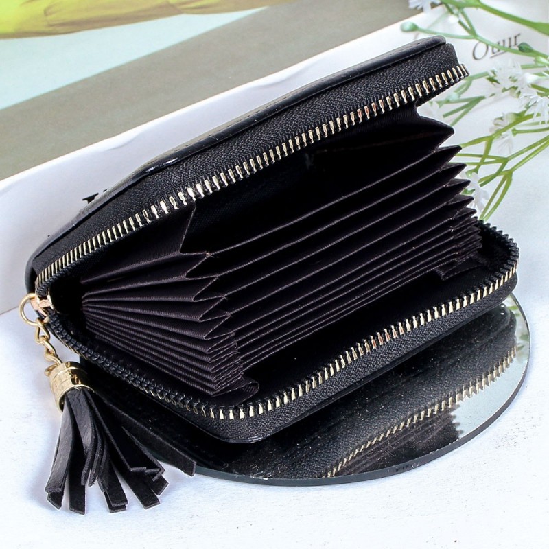 Carteira Feminina Com Tassel Alto Relevo E Detalhes Dourados