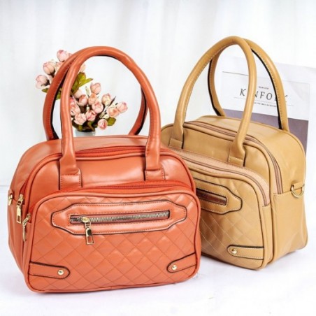 Bolsa Baú Feminina De Mão Com Alça Transversal Em Matelassê - Compre Agora!