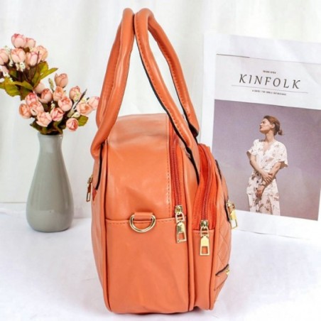 Bolsa Baú Feminina De Mão Com Alça Transversal Em Matelassê - Compre Agora!