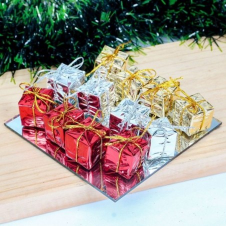 Enfeite Presentinho De Natal Colorido 12 Peças Pendente - Feira da Madrugada SP