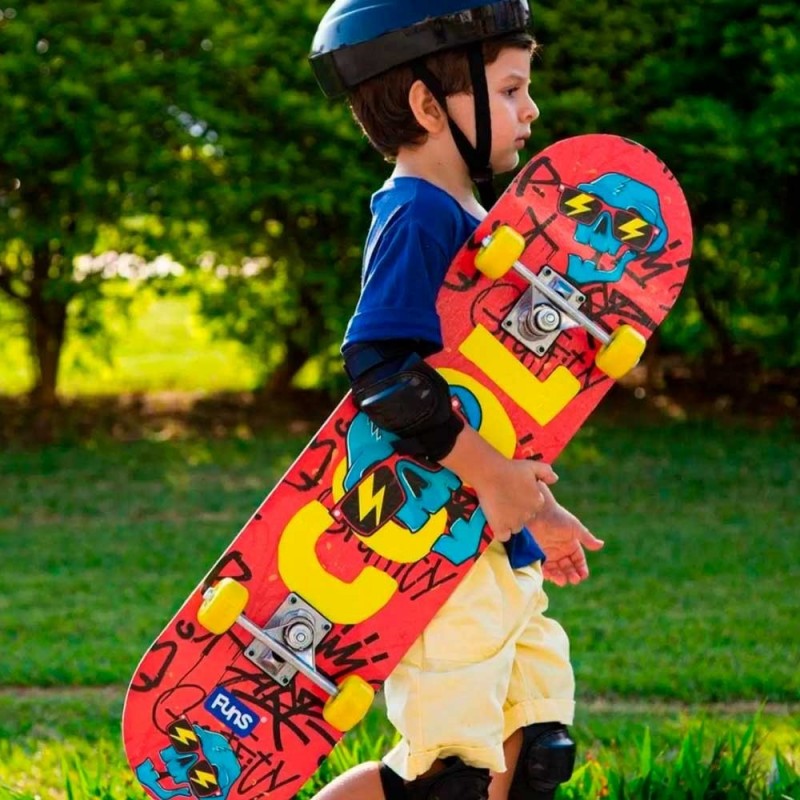 Skate Juvenil Infantil Com Acessórios 50Kg Xtreme - Feira Da Madrugada SP