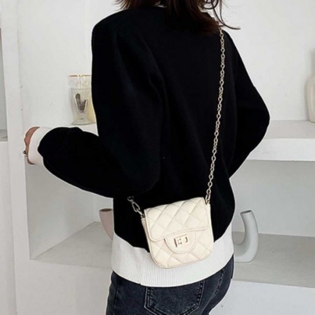 Bolsa Feminina Pequena Baby Em Matelassê Alça De Corrente - Compre Agora!