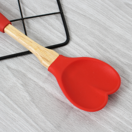Espátula De Silicone Formato Coração Cabo Madeira/Silicone - Compre Agora!