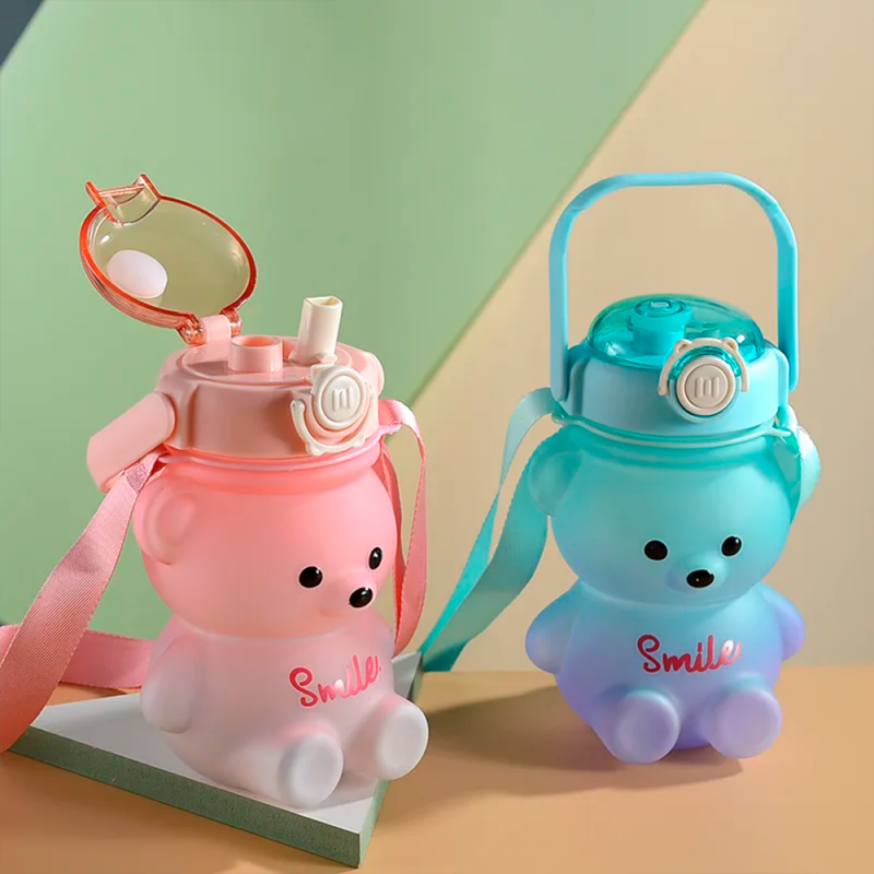Garrafa de Água Infantil 1100ml Formato De Urso Com Adesivos - Feira Da Madrugada SP