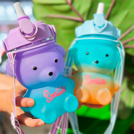 Garrafa de Água Infantil 1100ml Formato De Urso Com Adesivos - Feira Da Madrugada SP