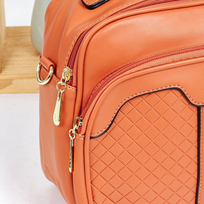 Bolsa Transversal Média Feminina De Mão Acolchoada Elegante- Feira Da Madrugada SP