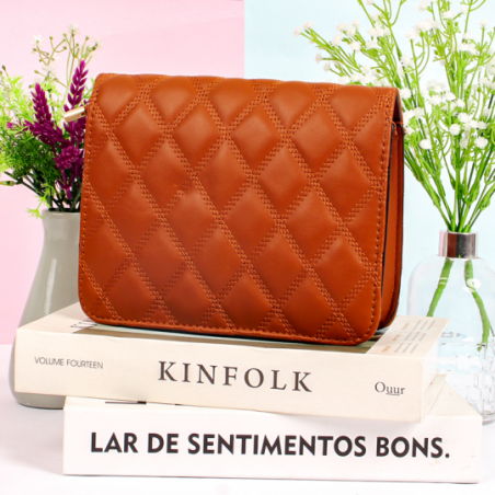 Bolsa Média Alça Transversal De Corrente Fechamento Metálico - Feira Da Madrugada SP