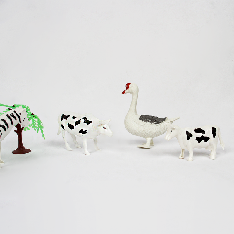 Kit Animais Da Fazenda 5 Animais E 2 Acessórios Brinquedo - Feira Da Madrugada SP