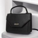 Bolsa Feminina Quadrada Pequena Com Pompom E Alça Transversal