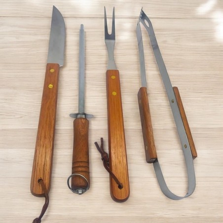 Kit Churrasco 4 Peças Garfo Faca Pegador Chaira Cabo De Madeira