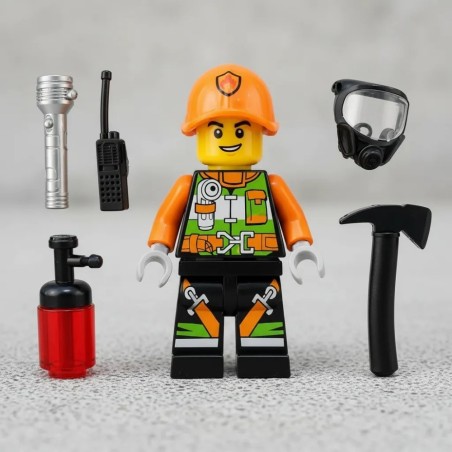 Boneco De Montar Play Box Bombeiro Fire Fighter 6 Peças