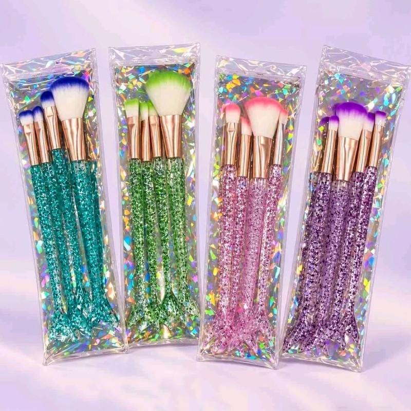 Kit 4 Pincéis Sereia Para Maquiagem Cabo Transparente Com Glitter