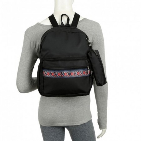 mochila-com-detalhes-mosaicos-estojo